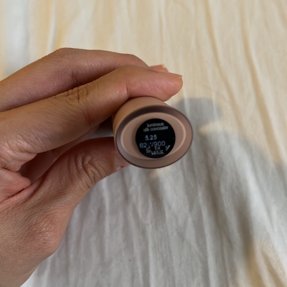 NWOB Giorgio Armani Beauty Luminous Silk Face Concealer 5.25 - Picture 4 of 4